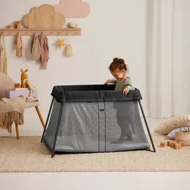 BabyBjörn Reisebett Light mit Spannbetttuch für Reisebett Light, Schwarz