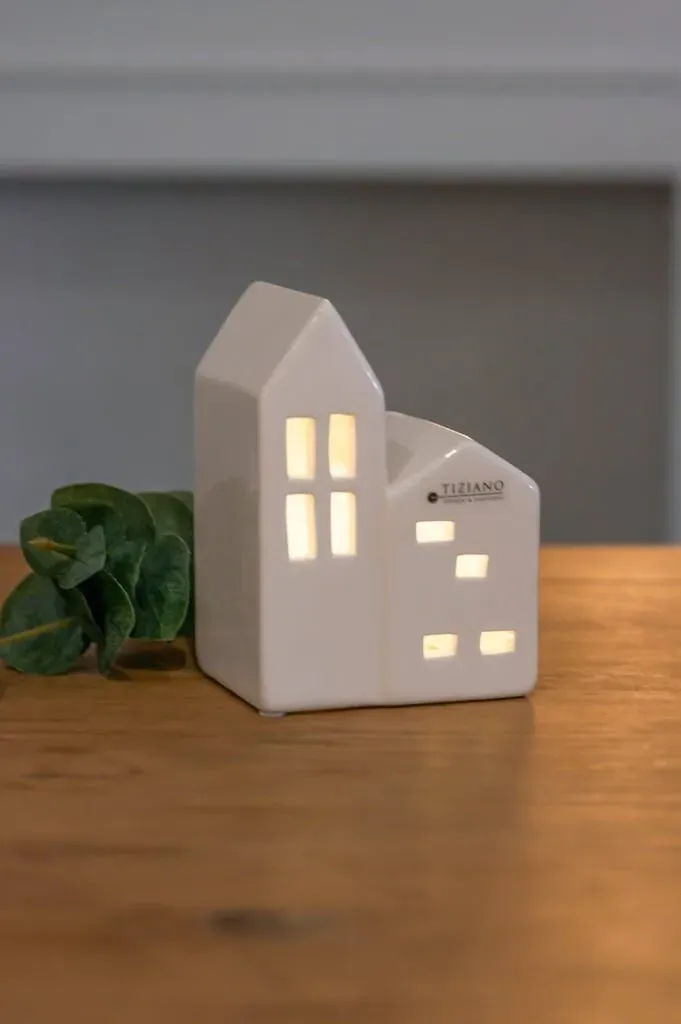 Dorf Mezzano 2 Häuser LED cremeweiß