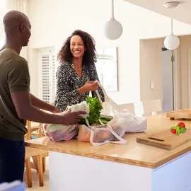 Relaxdays Schneidebrett Bambus, mit Griff, 4er-Set Hellbraun