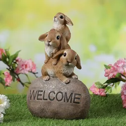 Gartenfigur Welcome - 3 Häschen auf Stein - Dekofigur - H: 26cm - Polyresin - br...