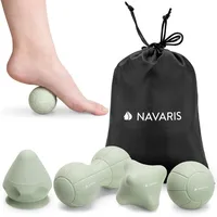 Navaris Massageroller Set 4-tlg aus Silikon - Lacrosse Ball Erdnussball Stachelball Triggerpunkt Massagerolle - Faszien Bälle Set zur Massage - mit Tragetasche