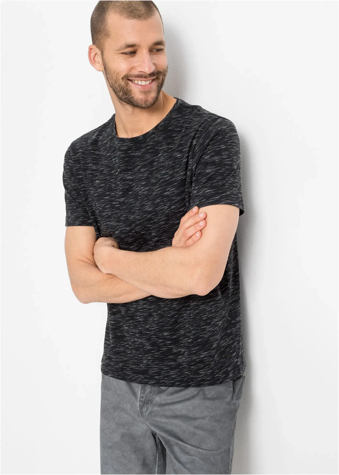 T-Shirt BONPRIX, Herren, Gr. 68/70 (4XL), schwarz-weiß (schwarz meliert), Jersey, Obermaterial: 74% Baumwolle, 26% Polyester, regular fit hüftbedeckend, Rundhals, Shirts T-Shirt, Regular Fit, Kurzarm, für Alltag