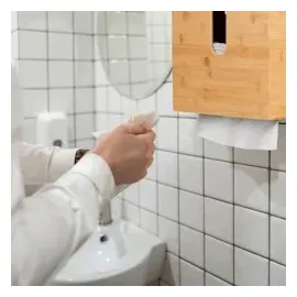 Relaxdays Papierhandtuchspender, mit Deckel, für H2 Papierhandtücher, HxBxT 26x27x13 cm, Zum Aufhängen, Bambus, Natur