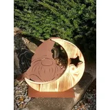 Edelrost Weihnachtswichtel Willi auf Holzmond Gartendeko Winter Rost Figur Deko