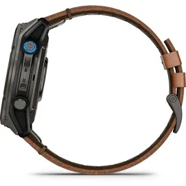 Garmin D2TM Mach 2 Pro BT 51 mm Titaniumgehäuse Carbon Grau Lederarmband braun/Silikonarmband schwarz