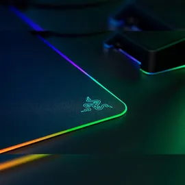 Razer Firefly V2 - Gaming-Mauspad mit mikrotexturierter Oberfläche, powered by Razer ChromaTM