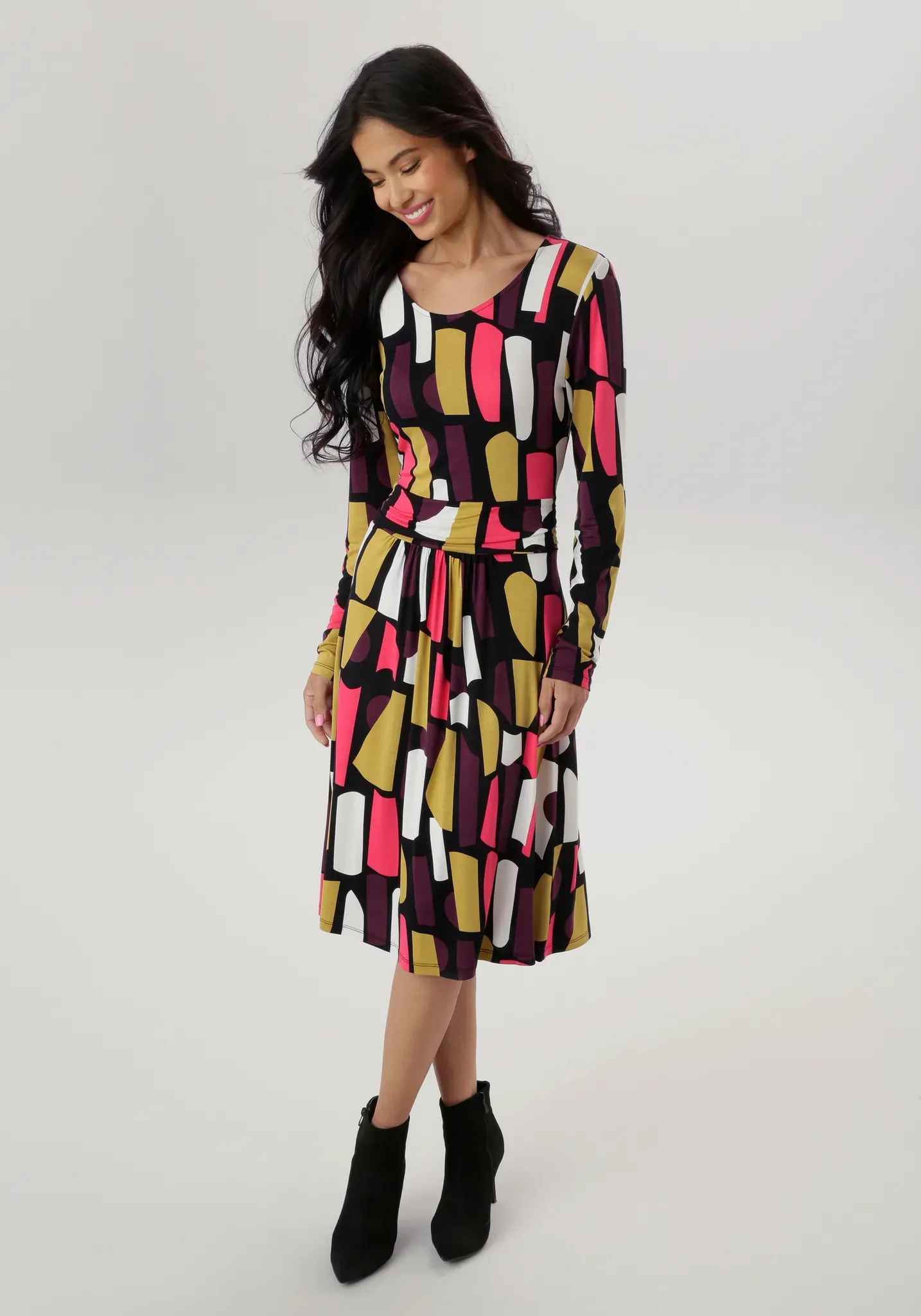 Jerseykleid ANISTON SELECTED, Damen, Gr. 42, N-Gr, rot (weinrot, wollweiß, pink, schwarz, senf), Jersey, Obermaterial: 95% Viskose, 5% Elasthan, bedruckt, gemustert, figurumspielend knieumspielend, Rundhals, Kleider Jerseykleid, mit modernen, grafischen Allover-Print