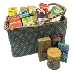 Spielwaren im Stoffkörbchen