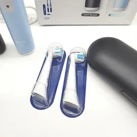 Oral-B  iO Series 3 Duopack Matt Black + 2. Handstück Ice Blue + Reiseetui