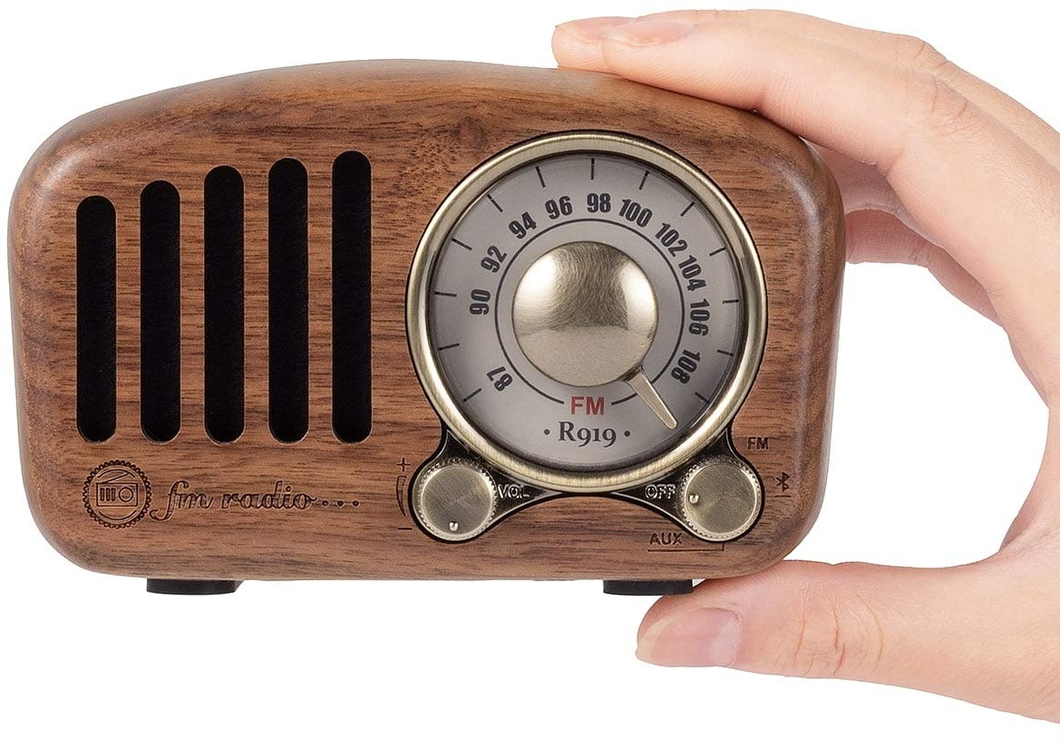 PRUNUS J-919 UKW FM Klassisches-Holz Retro Radio Klein, Tragbares Radio mit Bluetooth Lautsprecher, Nostalgie Radio mit AUX/SD-Funktion, 1800mAh Wiederaufladbare Batterie. (Walnußholz)