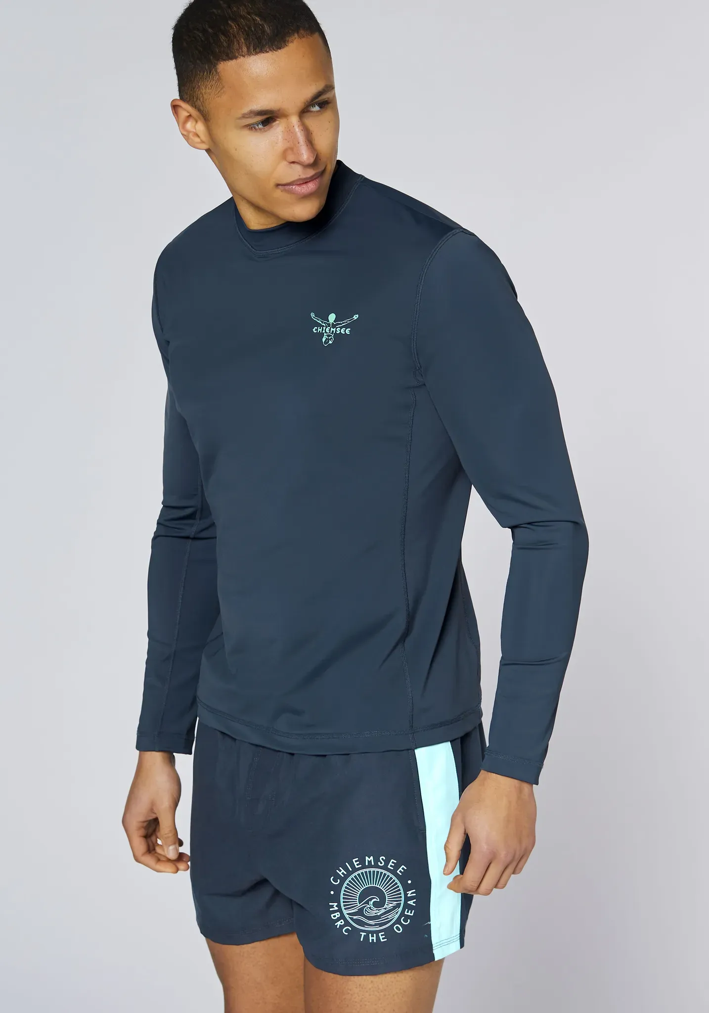 Funktionsshirt CHIEMSEE, Herren, Gr. L (52/54), total eclipse, 80% Polyamid, 20% Elasthan, slim fit, Rundhals, gerader Abschluss, Shirts Funktionsshirt, - aus elastischem, schnell trocknenden Material