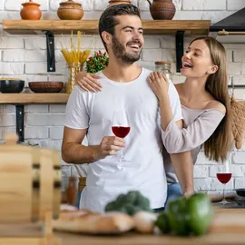 Relaxdays Holzfass 1,25 l, mit Bock, Zapfhahn, für Whiskey, Wein, Spirituosen, Whiskyfass HxBxT 23 x 16 x 25,5 cm,