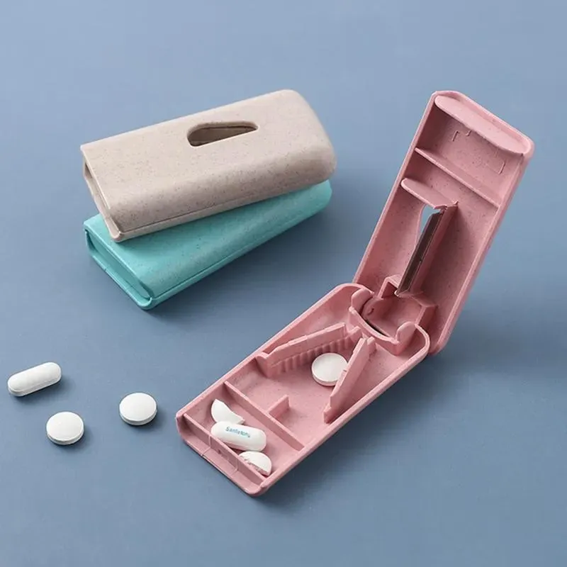 1 stück Mini Nützliche Tragbare Medizin Pille Halter Tablet Cutter Splitter Pille Fall Lagerung Box Pille Tablet Teiler