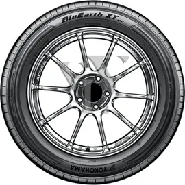 Yokohama 215/50 R18 92V