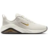 Nike Bella 7, Workout Damen Trainingsschuhe, weiß, Größe 40 1⁄2 - 40 1⁄2