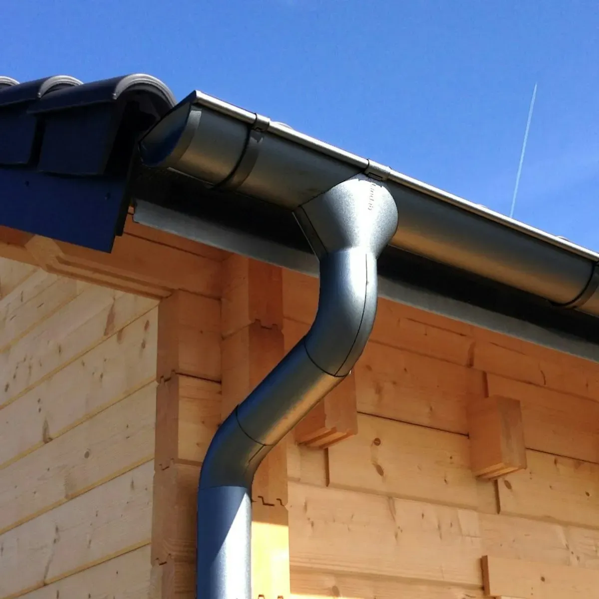 Metall Dachrinnenset für Weka Y-Doppelcarport mit Kunststofffallrohr(en)