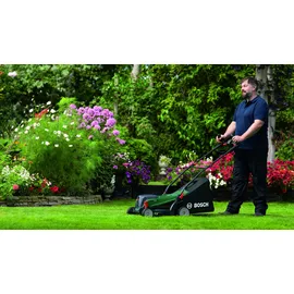 Bosch UniversalRotak 37-550 inkl. 2 x 4,0 Ah + Ladegerät
