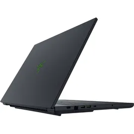 Razer Blade 18'' 64 GB RAM 2 TB SSD RTX5090 Win 11 Home