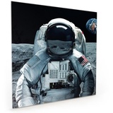 Primedeco Küchenrückwand Küchenrückwand Spritzschutz Glas mit Motiv Astronaut 65 cm x 65 cm