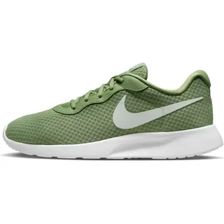 NIKE Herren Tanjun FLYEASE Sneaker, Oil Green/Light Silver-White, 45 EU