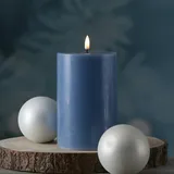 Deluxe Homeart LED Kerze Mia Echtwachs flackernd H: 15cm D: 10cm blau