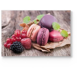 DEQORI Schneidebrett ‚Macarons und Beeren‘, Glas, Platte Frühstücksbrett Schneideplatte braun|lila|rosa 30 cm x 20 cm