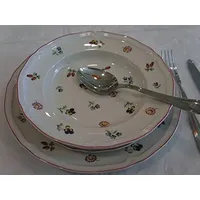 Villeroy & Boch Set aus 8 Teilen: 4 flache Teller und 4 tiefe Teller Petite Fleur