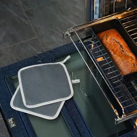 Westmark Topflappen – Praktische Topflappen für sicheres Arbeiten an Herd und Backofen, Küchenhandschuhe mit Hitzeschutz bis 250°C – Grau/Anthrazit