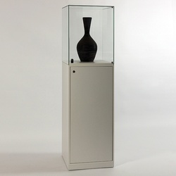 Abschließbare Haubenvitrine mit Unterschrank DLG 55D
