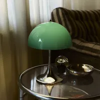 Louis Poulsen Panthella 250 Opal Grün