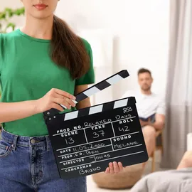 Relaxdays Filmklappe Holz, Regieklappe, Synchronklappe, Clapperboard, beschriftbar, Deko, H x B: 26 x 30 cm, schwarz, Holzwerkstoff, 30x26x1.5 Dekoration