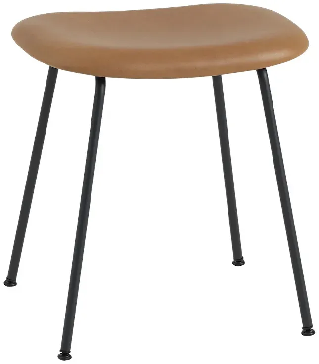 Muuto Fiber Stool, tube base, refine leder cognac / schwarz