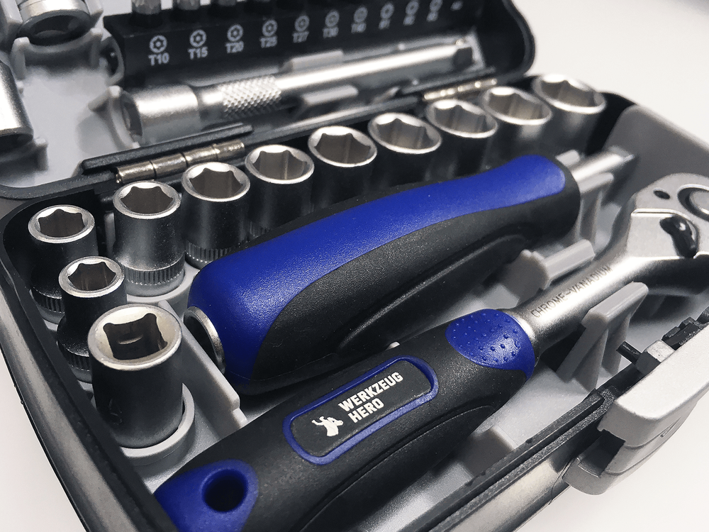 WerkzeugHERO Steckschlüssel und Bitsatz Set. 38 Teile bestechen durch variable Einsatzgebiete und hochwertige Verarbeitung