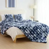 IKALIFE Weiche Kunstfelldecke Kuscheldecke Felloptik - Kunstfell Decke Plüsch Flauschig Felldecke Faux Kaninchenfell Decke Kuscheldecke Fell Bubble Decken für Couch Bett Sofa, 270 x 230 cm Blau