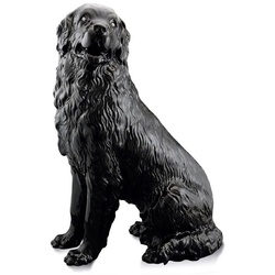 Casa Padrino Luxus Keramik Deko Figur Hund Schwarz 67 x 46 x H. 94 cm - Handgefertigte Keramik Skulptur mit Swarovski Kristallglas Augen - Keramik Tierfigur - Luxus Deko Figuren - Deko Skulpturen