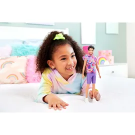 Mattel HRH26 Barbie Fashionistas Ken-Puppe brünett im Totally Hair Look