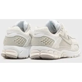 Nike WMNS ZOOM VOMERO 5 - - 38