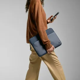 Incase A.R.C. Sleeve With ReSpun Navy (Blau) 16" Macbook M1-M4 (2021-2024) aus 100 % recyceltem Polyester