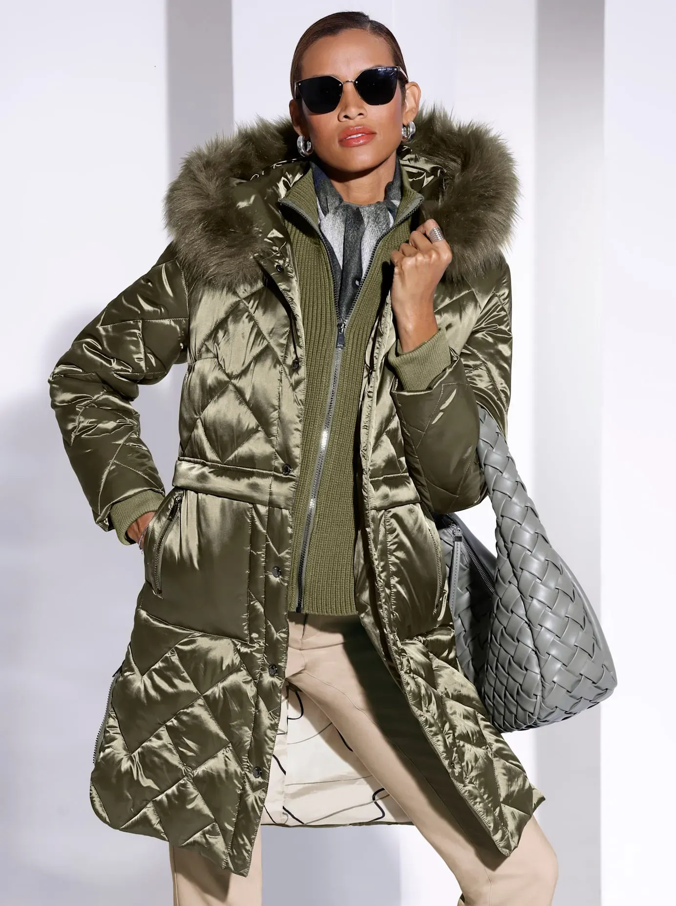 Steppmantel CREATION L, Damen, Gr. 38, grün (khaki), 100% Polyamid, Wattierung:100% Polyester, unifarben, unifarben mit Farbeinsatz, unifarben mit Farbeinsätzen, Mäntel Steppmantel