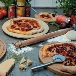 Boska Pizzabrett Amigo S / Servierbrett ⌀24cm / Buchenholz / Mit Saftrinne / Auf fürs Frühstück, Lunch und Abendbrot / Rund
