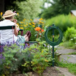 Relaxdays Schlauchhalter Wasserzapfstelle 1,1 m grün