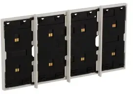 Legrand KW8103P1 LivingNow 4-mod. Rahmen mit integr. Busleitung für 3-mod. Dose, Farbe: White