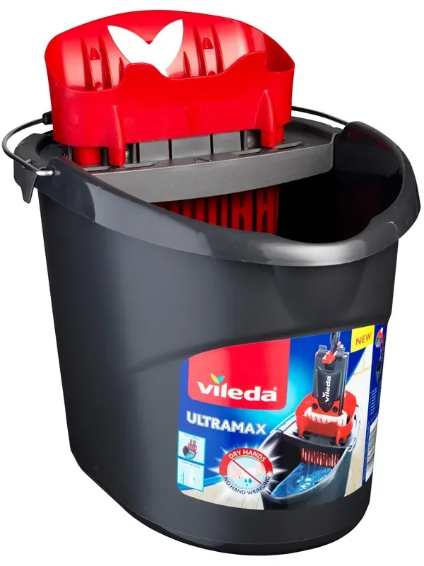 Bucket with Ultramax mop squeezer
