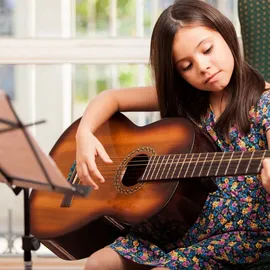 Relaxdays Notenständer mit Tasche, Notenpult, Orchesterpult, Notenablage, klappbar und leicht, 60-130 cm, in Schwarz