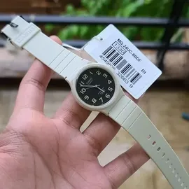 Casio Collection Resin 34,9 mm MQ-24UC-8BEF