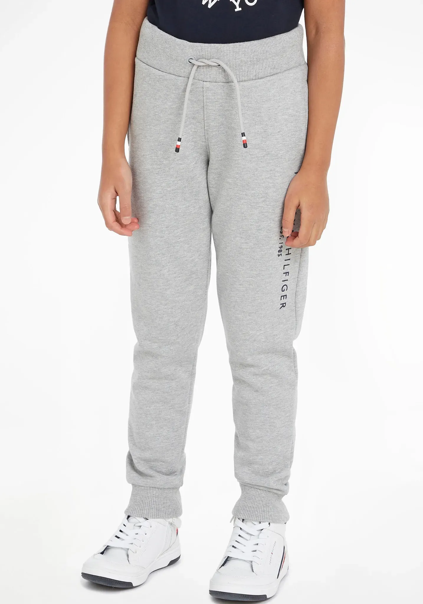 Sweathose TOMMY HILFIGER "ESSENTIAL SWEATPANT", Mädchen, Gr. 10 (140), N-Gr, grau (hellgrau meliert), Obermaterial: 100% Baumwolle, meliert, normal, Hosen Sweathose, Kinder Kids Junior MiniMe,für Mädchen