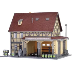 Landmaschinen Reparaturwerkstatt mit LED-Beleuchtung Bausatz Modell von  1:87