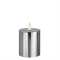 LED Kerze silber glänzend festliche Kunststoff Stumpenkerze Timer H: 12,5cm