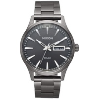 Nixon Unisex Analog Japanisches Quarzwerk Uhr mit Edelstahl Armband A1346-131-00
