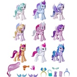 Hasbro My Little Pony A New Generation Königliche Gala-Kollektion, Spielzeug für Kinder, 9 Ponyfiguren, 13 Accessoires, Poster